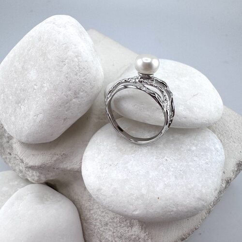 Кольцо с жемчугом из серебра 925 пробы