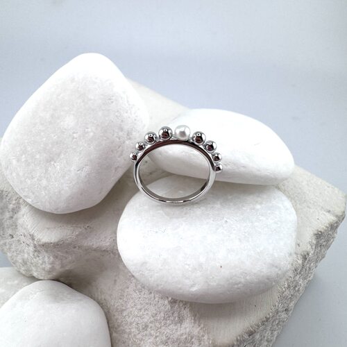 Кольцо с жемчугом из серебра 925 пробы