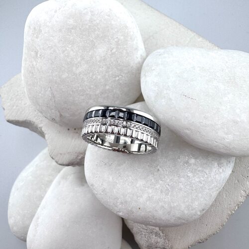 Кольцо с керамикой и фианитами из серебра 925 пробы