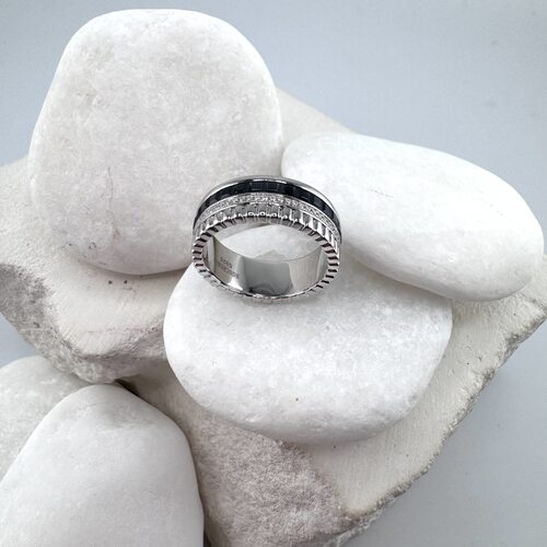 Кольцо с керамикой и фианитами из серебра 925 пробы