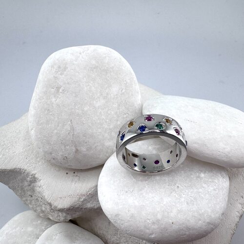 Кольцо с фианитами из серебра 925 пробы