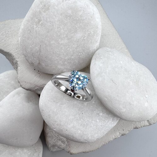 Кольцо "Сердце" с фианитами из серебра 925 пробы