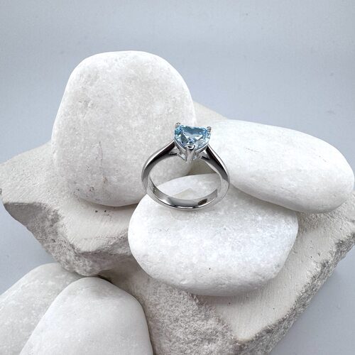 Кольцо "Сердце" с фианитами из серебра 925 пробы