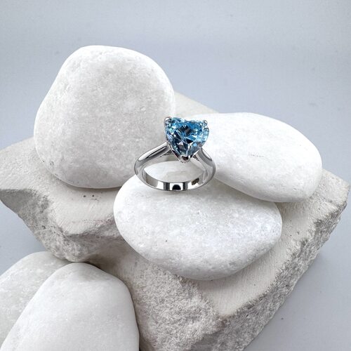 Кольцо "Сердце" с фианитом из серебра 925 пробы