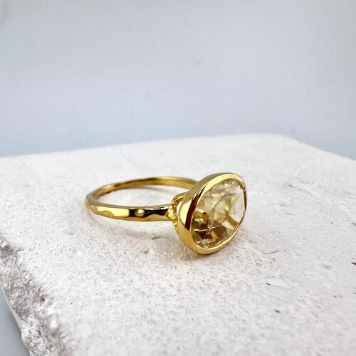 Кольцо с фианитами из серебра 925 пробы