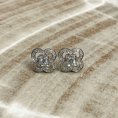 Серьгим "Клевера" с бриллиантами из белого золота 585 пробы