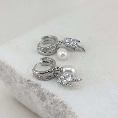 Серьги с жемчугом и фианитами из серебра 925 пробы