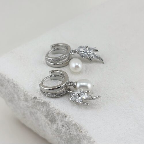 Серьги с жемчугом и фианитами из серебра 925 пробы