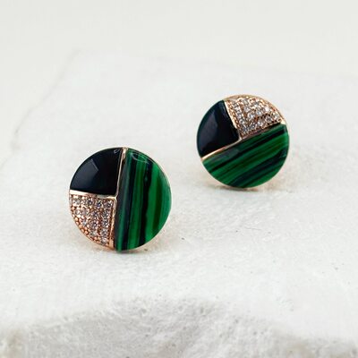 Серьги с фианитами, малахитом и ониксом из серебра 925 пробы с позолотой