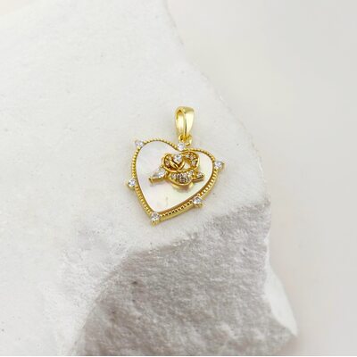 Подвеска "Сердце и цветок" с фианитами и перламутром из серебра 925 пробы с позолотой