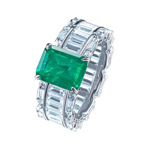 Кольцо с фианитами из серебра 925 пробы