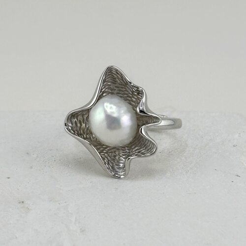 Кольцо с жемчугом из серебра 925 пробы