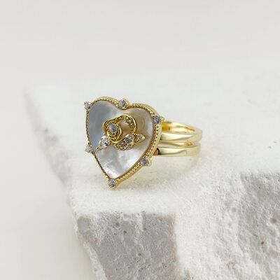 Кольцо "Сердце и цветок" с фианитами и перламутром из серебра 925 пробы с позолотой