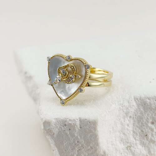 Кольцо "Сердце и цветок" с фианитами и перламутром из серебра 925 пробы с позолотой