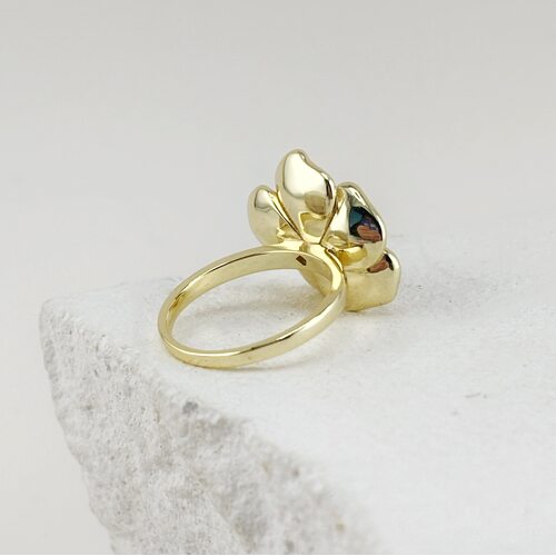 Кольцо "Цветок" с эмалью и перламутром из серебра 925 пробы с позолотой