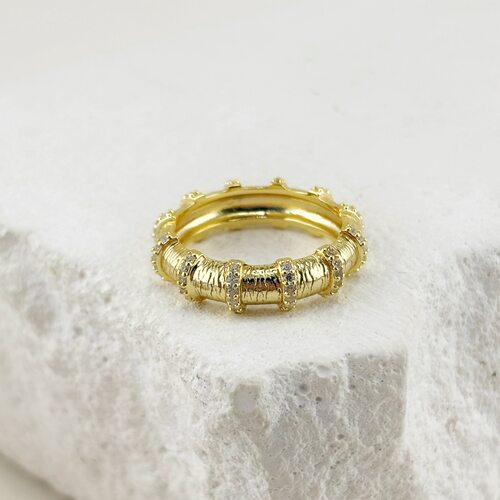 Кольцо с фианитами из серебра 925 пробы с позолотой