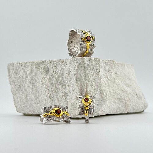 Серьги с гранатом из серебра 925 пробы