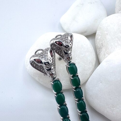 Серьги с цирконами, гранатом и агатом из серебра 925 пробы