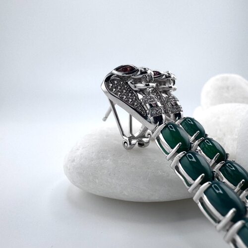 Серьги с цирконами, гранатом и агатом из серебра 925 пробы