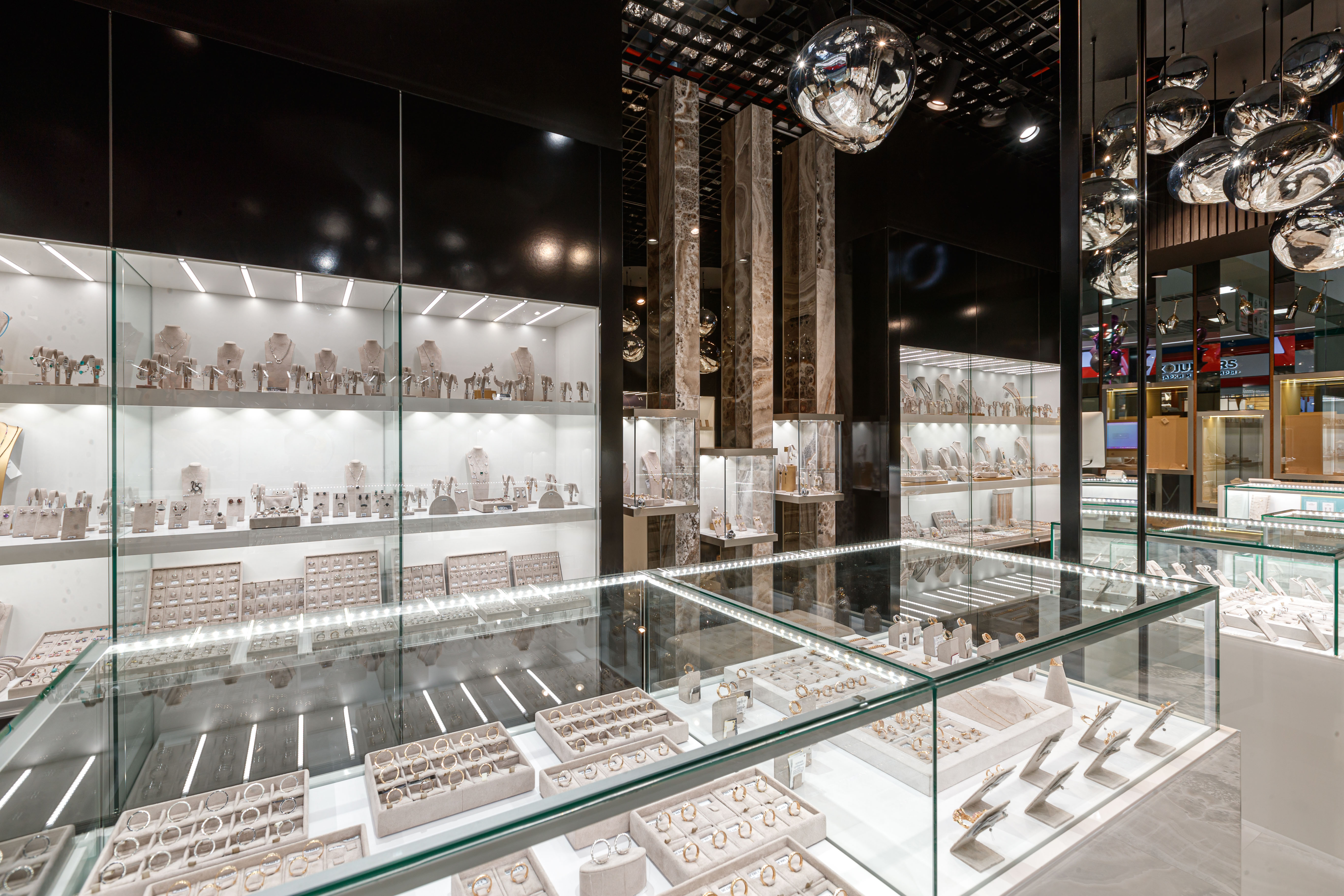 Торговый центр «Dana Mall»