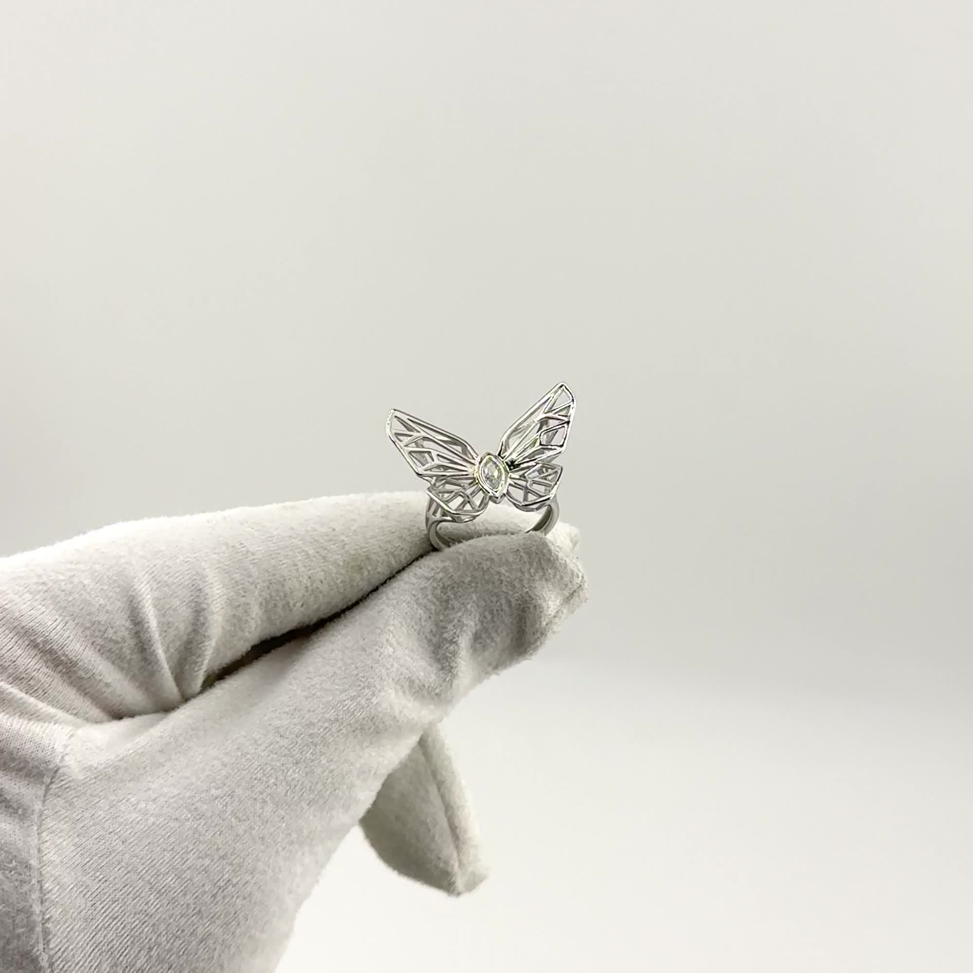 Кольцо "Бабочка" с фианитом из белого золота 585 пробы арт. 001-0898-0001-031