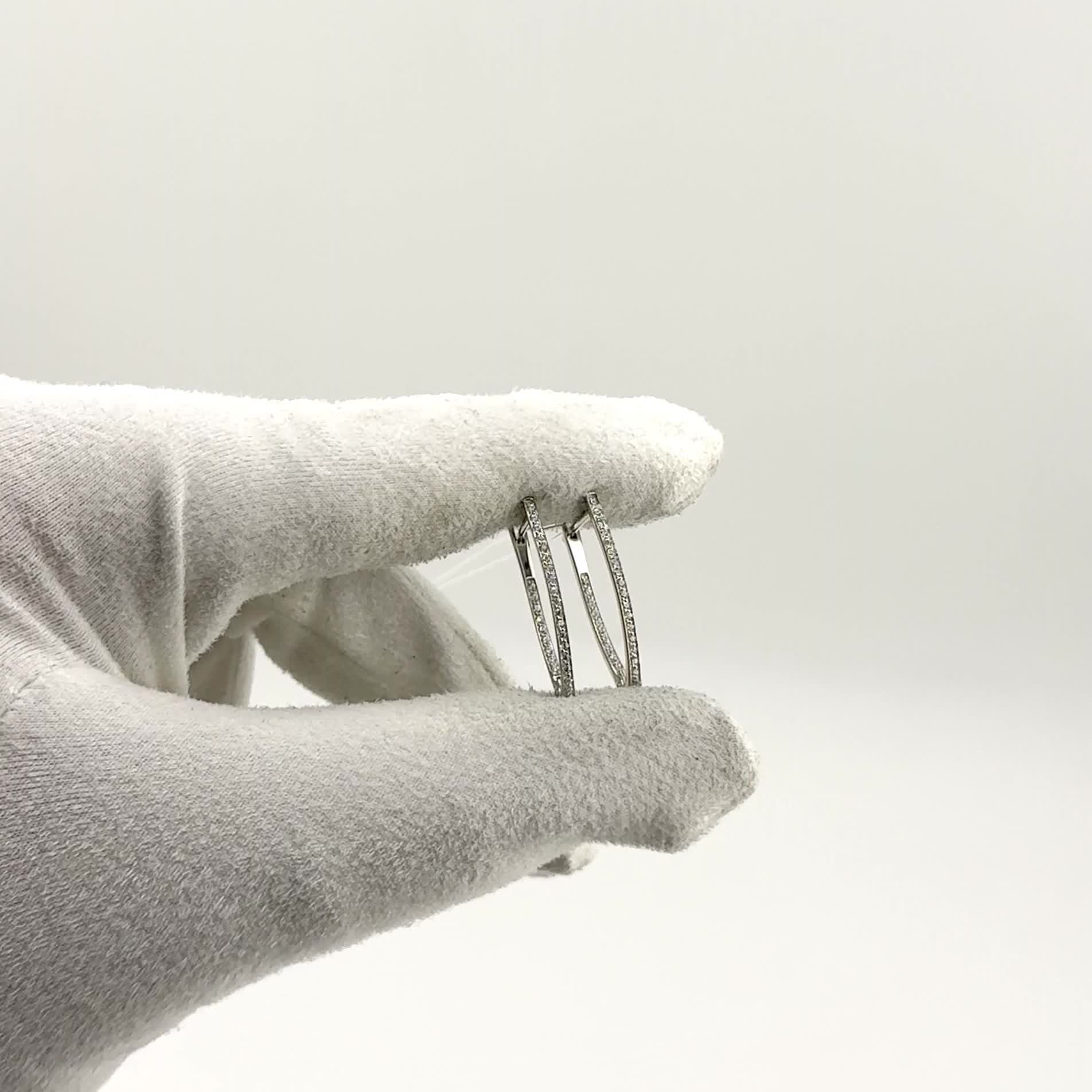 Серьги с фианитами из белого золота 585 пробы арт. 002-0841-0001-031