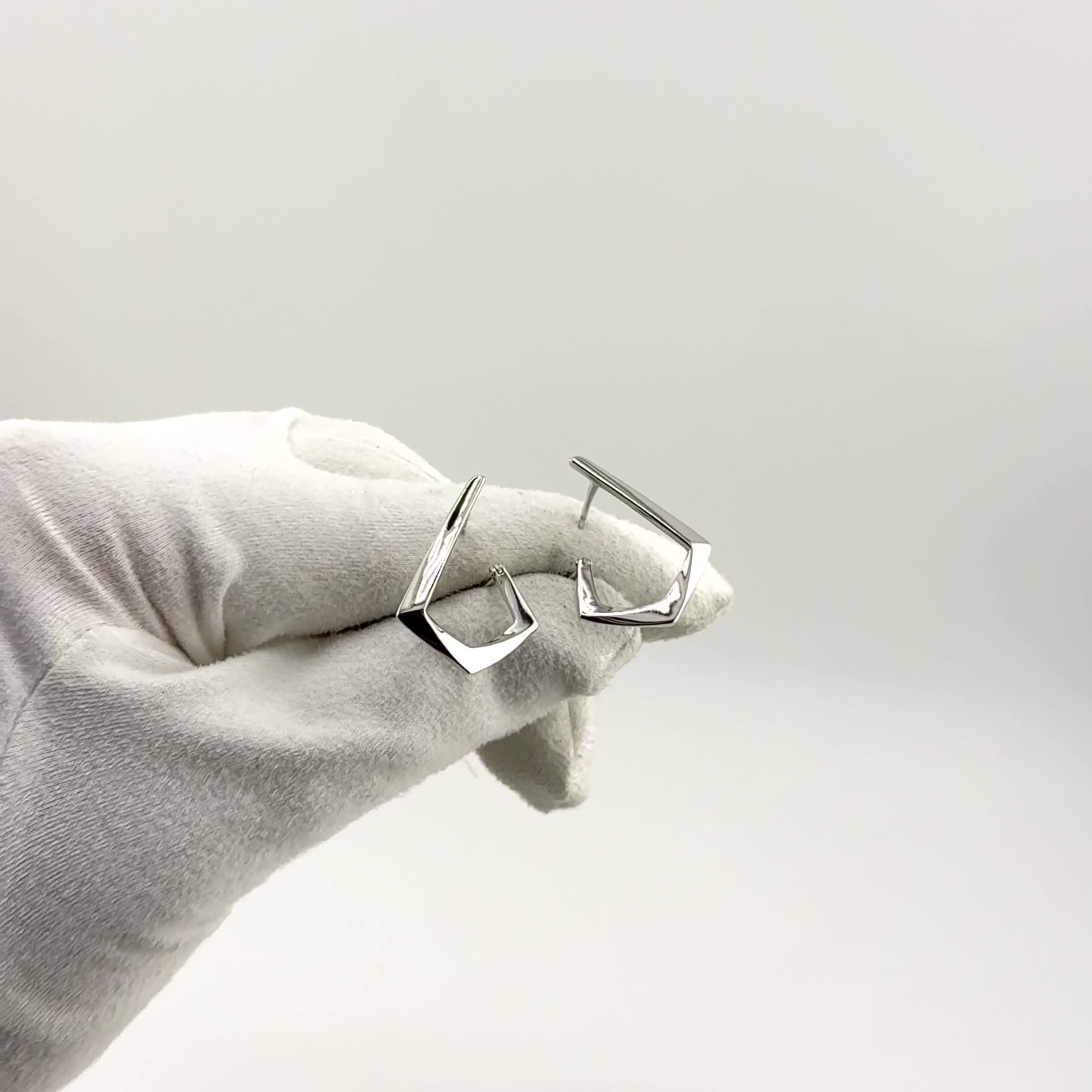 Серьги из белого золота 585 пробы арт. 002-0860-0000-031