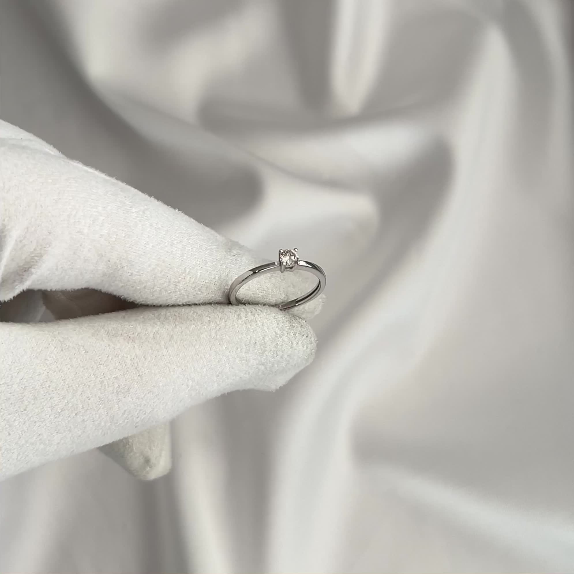 Кольцо с бриллиантом из белого золота 585 пробы арт. 01-02960-03-001-01-03