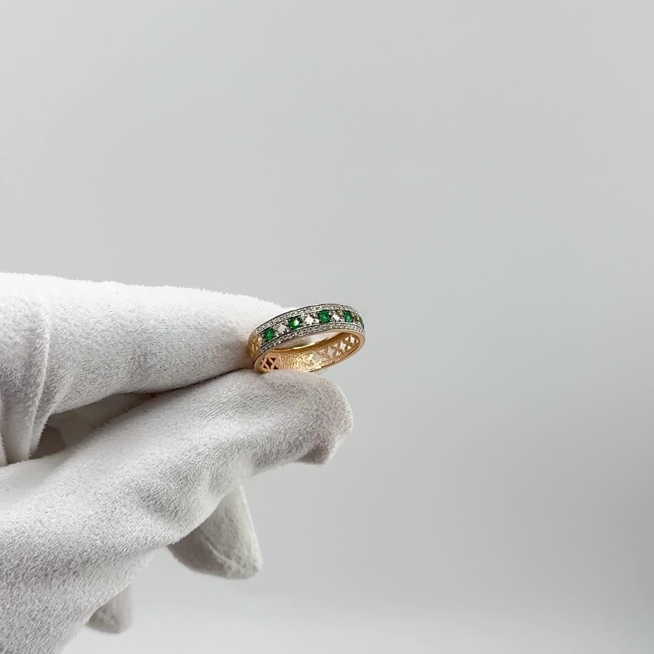 Кольцо с изумрудами и бриллиантами из золота 585 пробы арт. 01-P0016-01-010-01-02