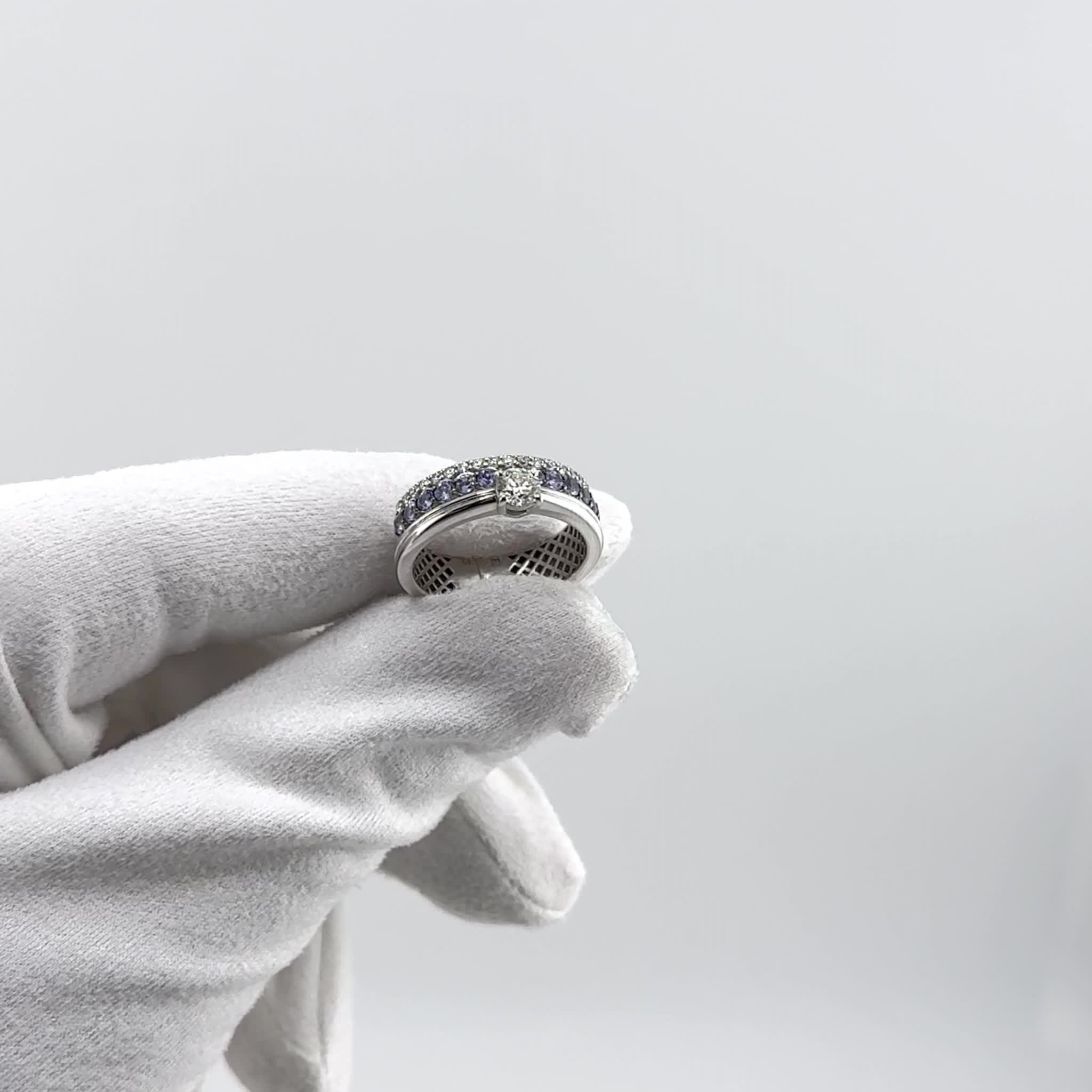 Кольцо с танзанитами и бриллиантами из белого золота 585 пробы арт. 01-P0068-03-260-07-03