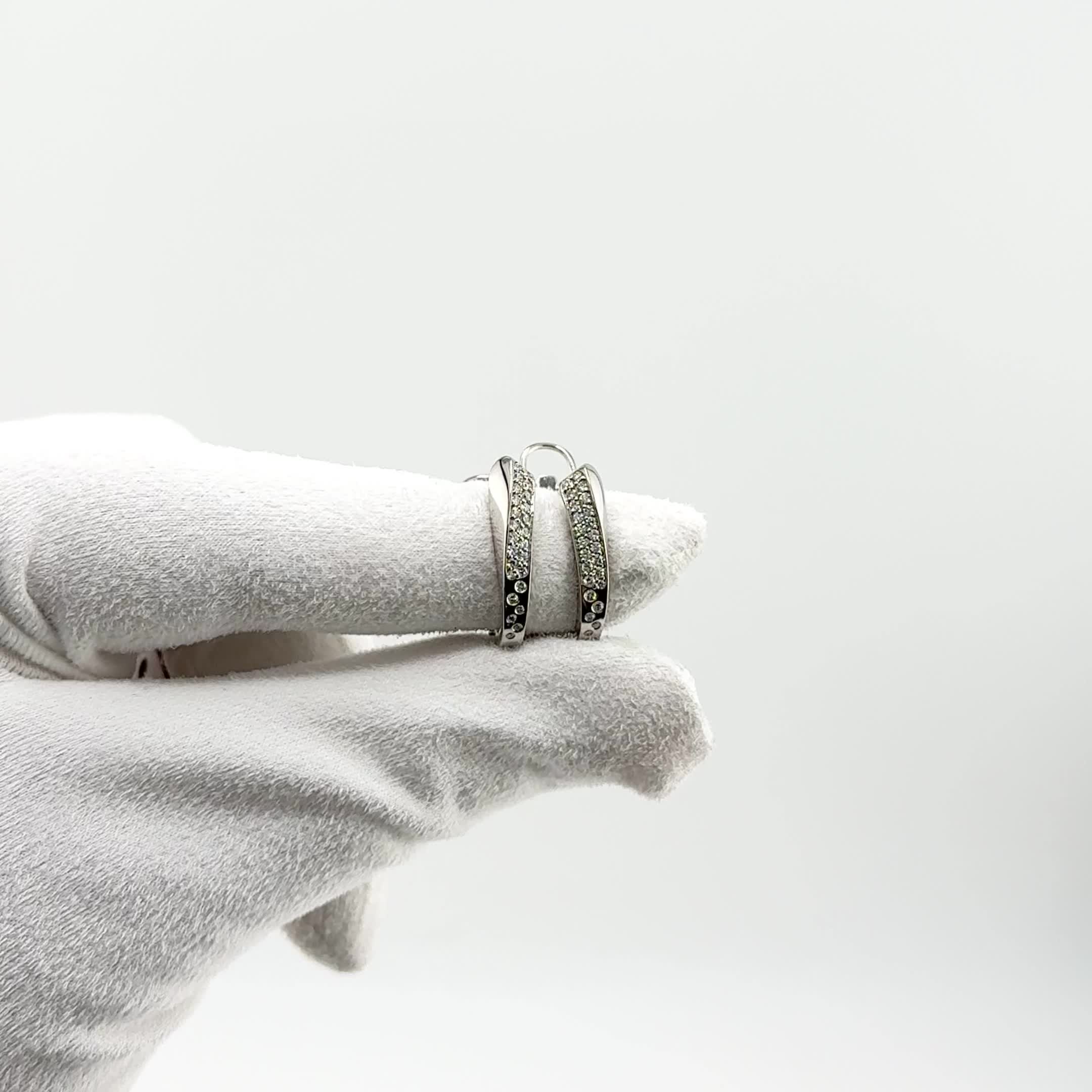 Серьги с бриллиантами из белого золота 585 пробы арт. 02-00039-03-001-01-03