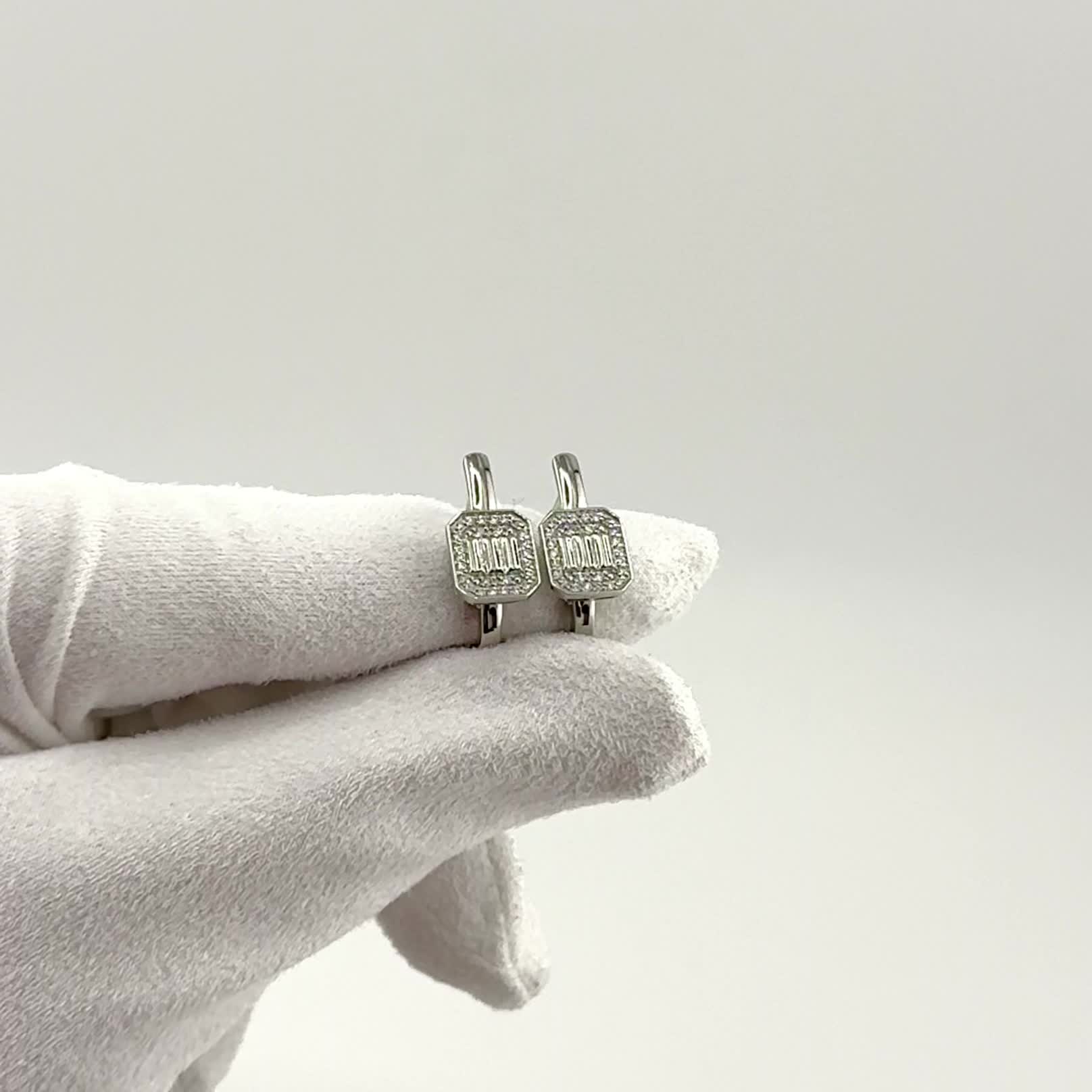 Серьги с бриллиантами из золота 585 пробы арт. 02-00589-02-001-01-02