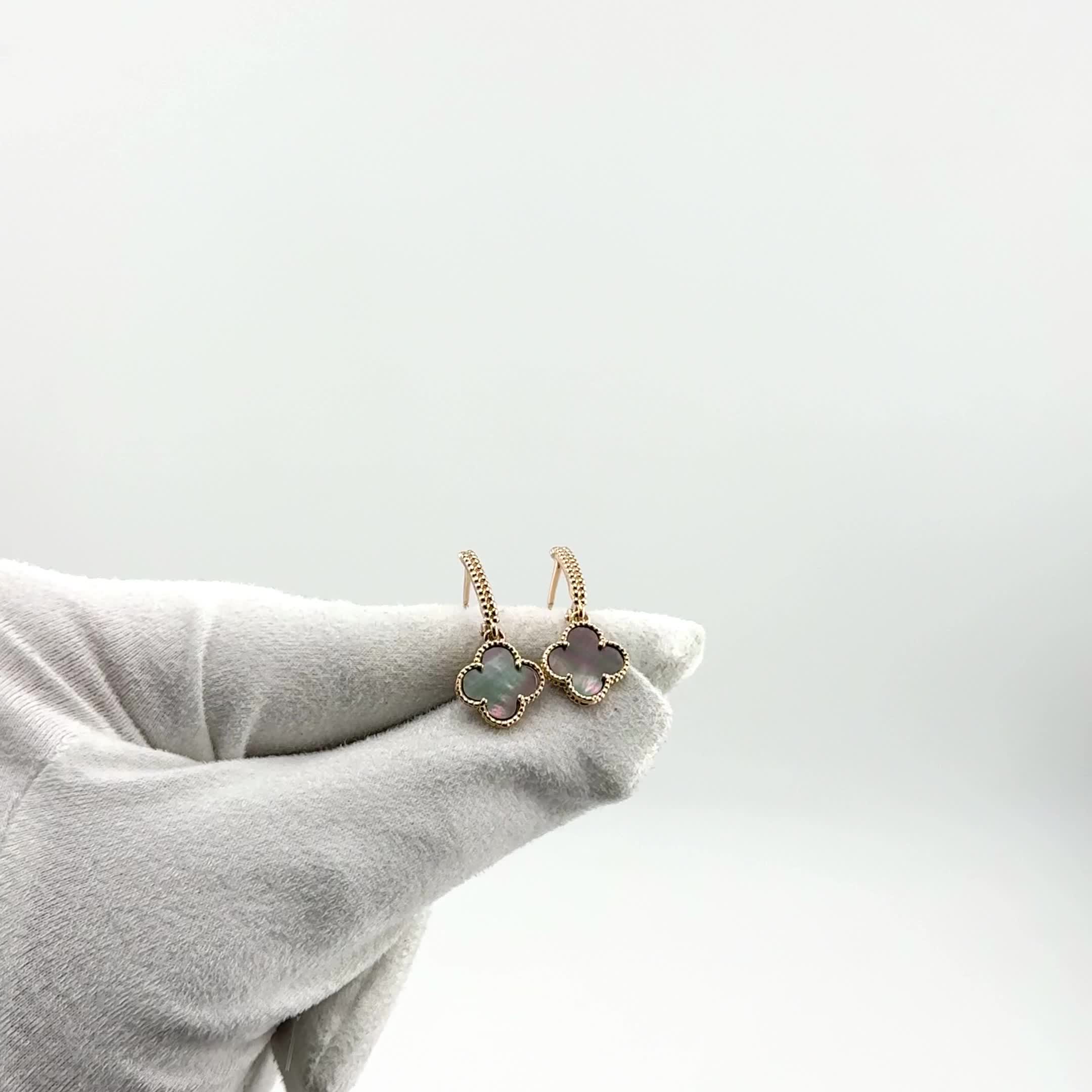 Серьги "Клевер" с перламутром из золота 585 пробы арт. 02-3-508-8700-110