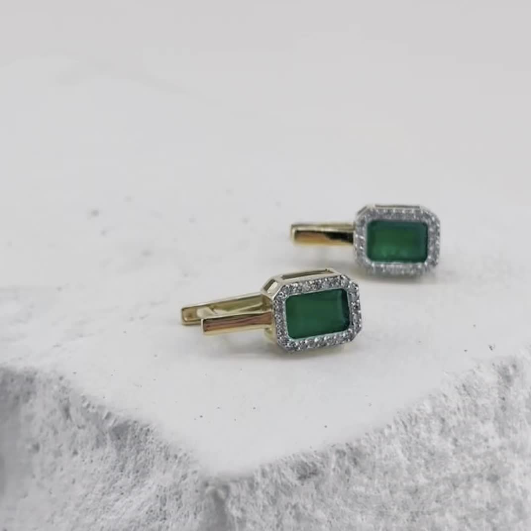 Серьги с изумрудами и бриллиантами из желтого золота 585 пробы арт. 02-P0603-05-110-01-01