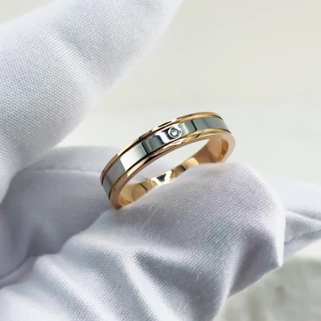 Кольцо обручальное с бриллиантом из золота 585 пробы арт. 03355-1бр/бк