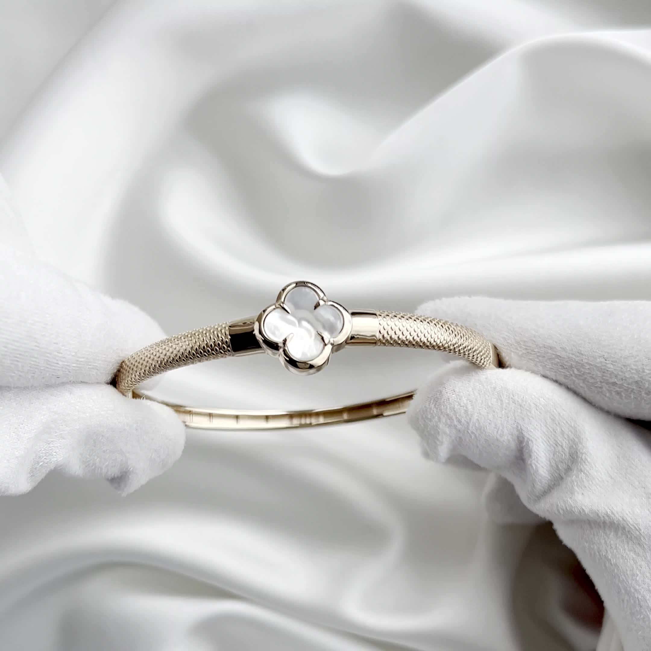 Браслет с перламутром из золота 585 пробы арт. 070055п