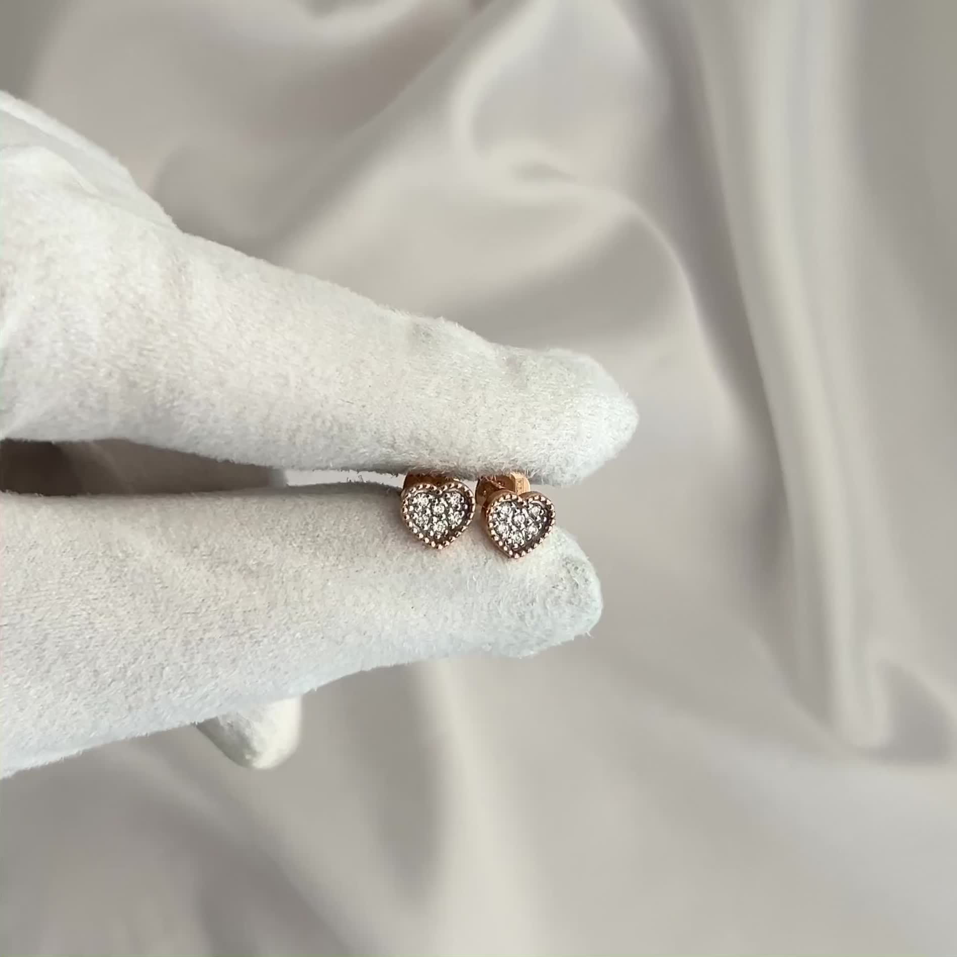 Пусеты "Сердца" с бриллиантами из золота 585 пробы арт. 09-02918-01-001-01-01