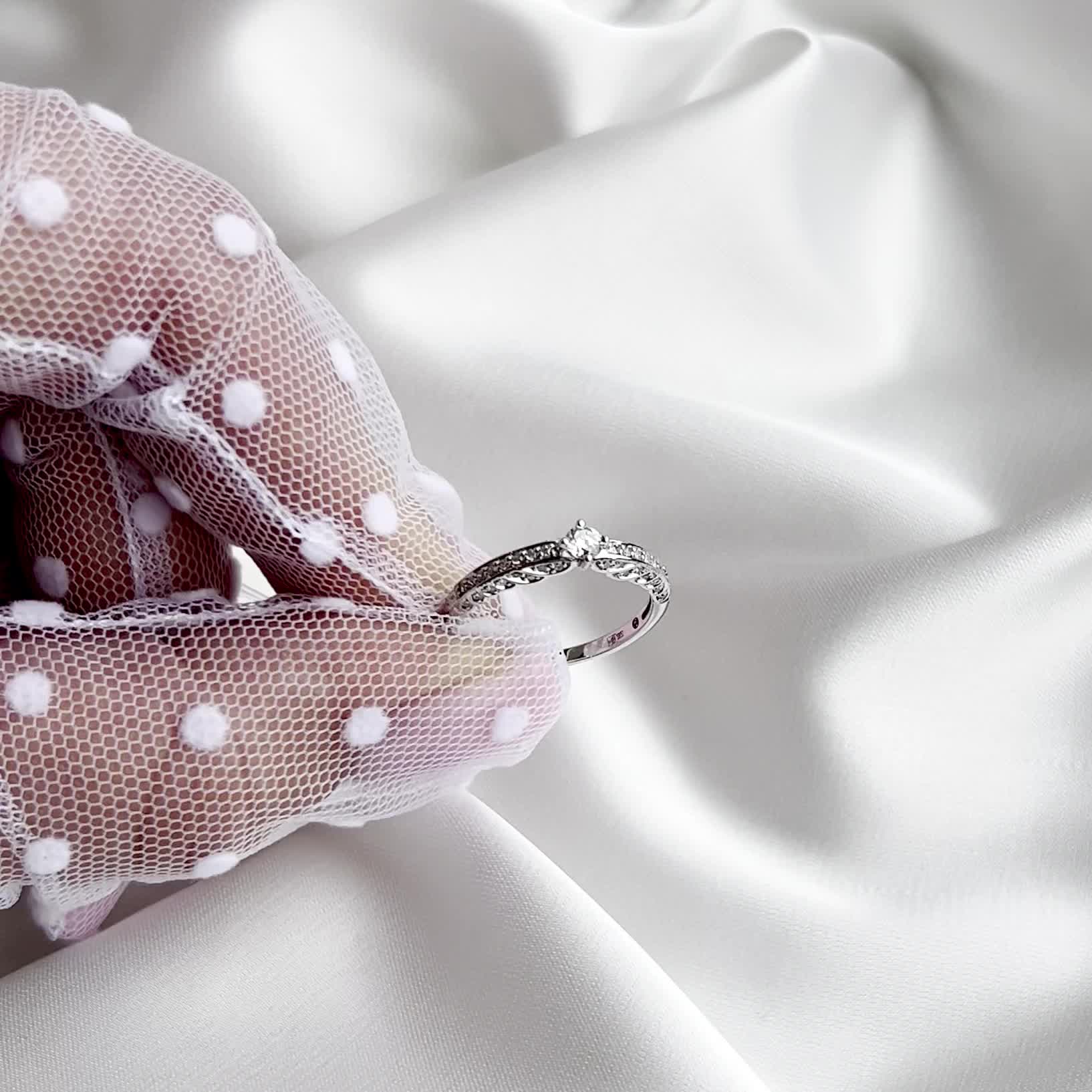 Кольцо с бриллиантами из белого золота 585 пробы арт. 1012203-3