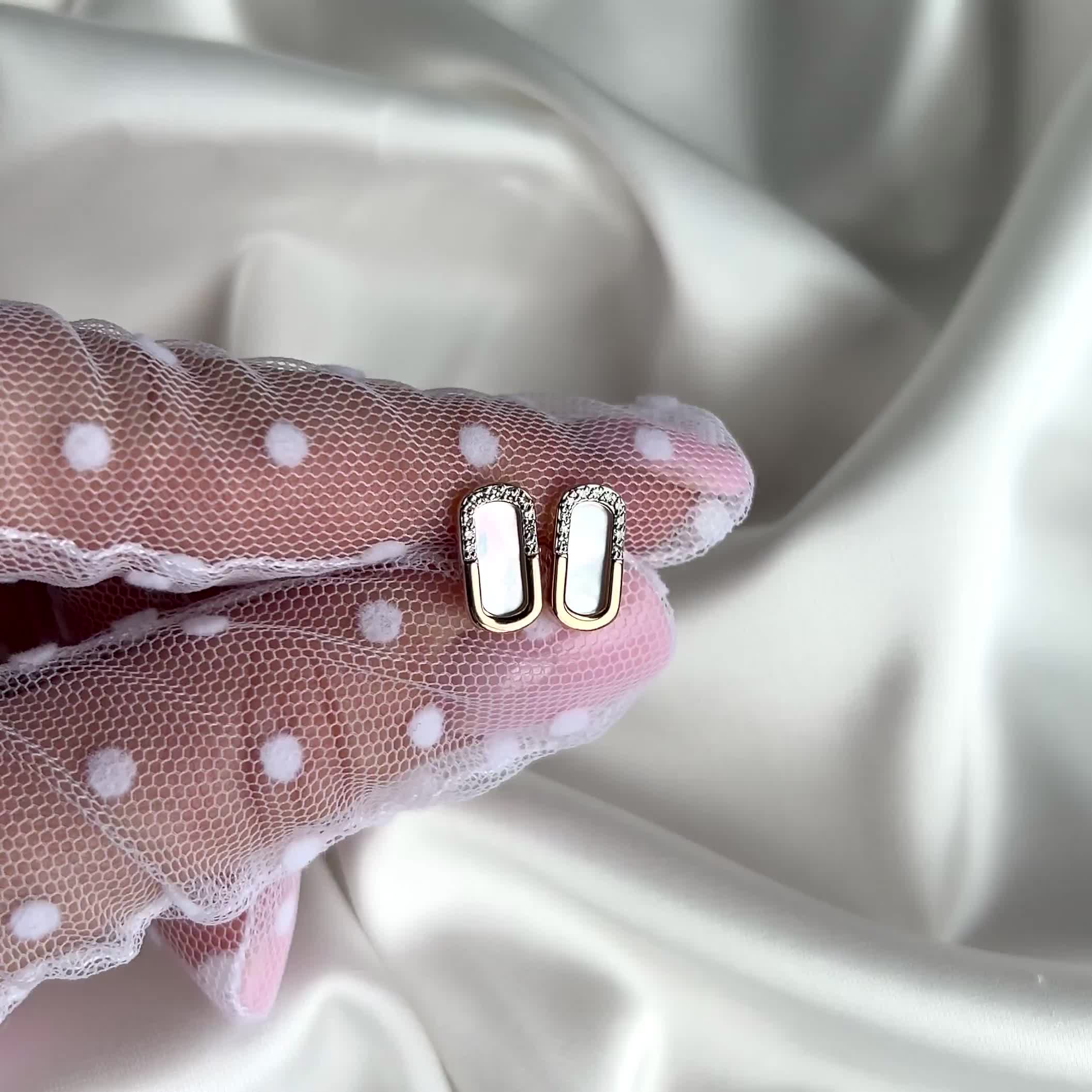 Серьги с перламутром и бриллиантами из золота 585 пробы арт. 1022322