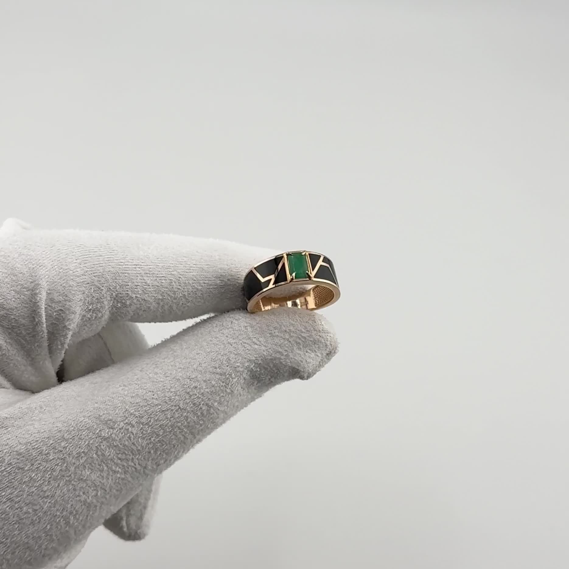 Кольцо с изумрудом из золота 585 пробы арт. 11-01921-1202