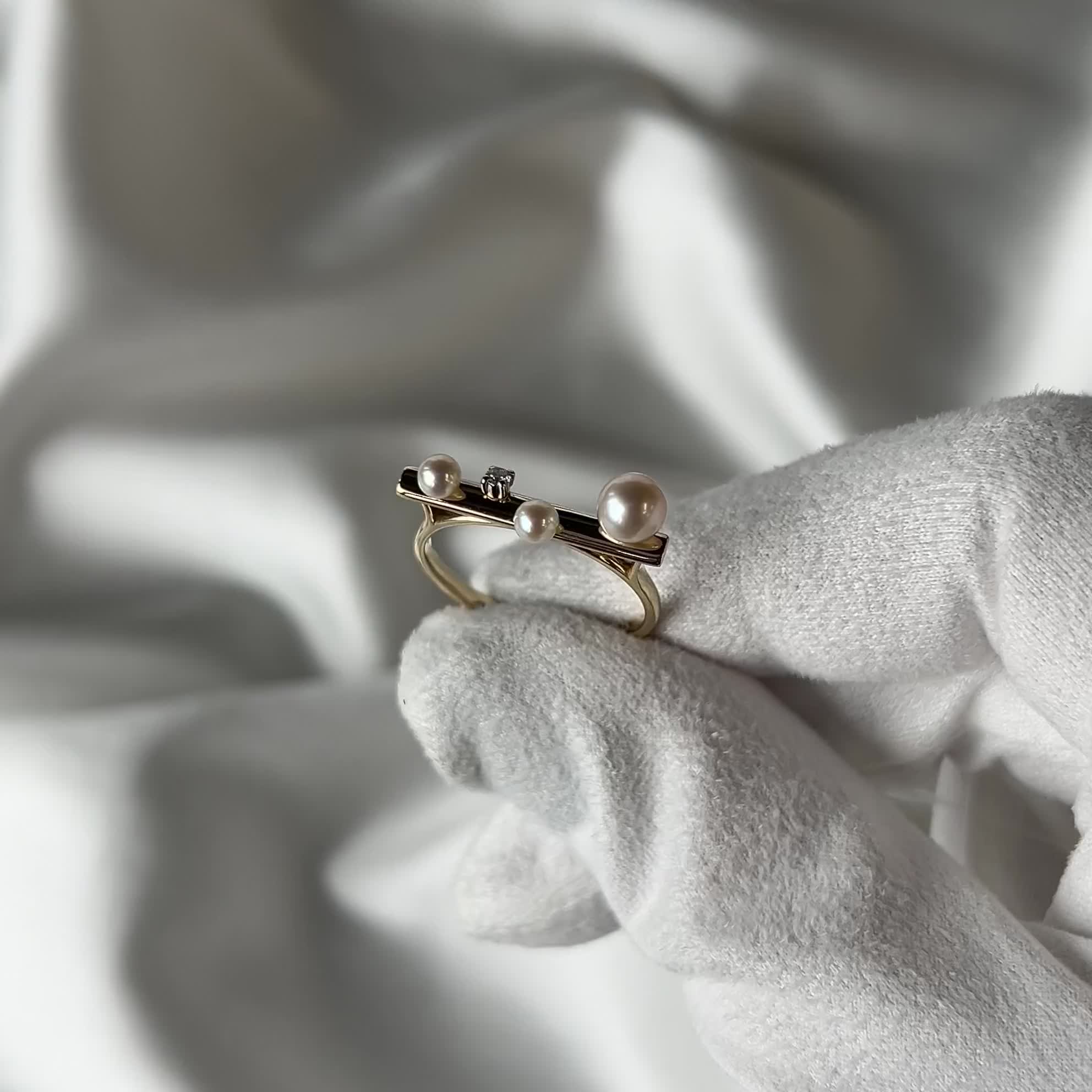 Кольцо с жемчугом и бриллиантами из золота 585 пробы арт. 11-21844-1500