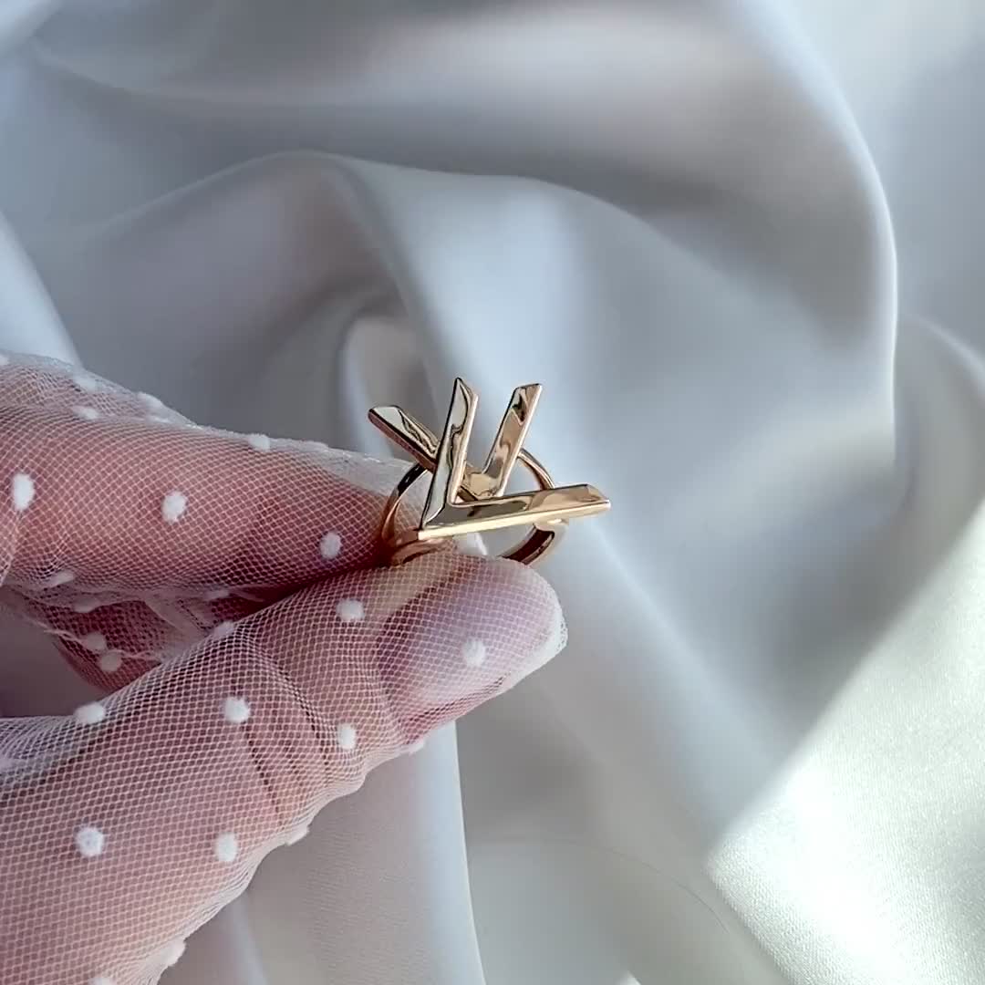 Кольцо из золота 585 пробы арт. 110107