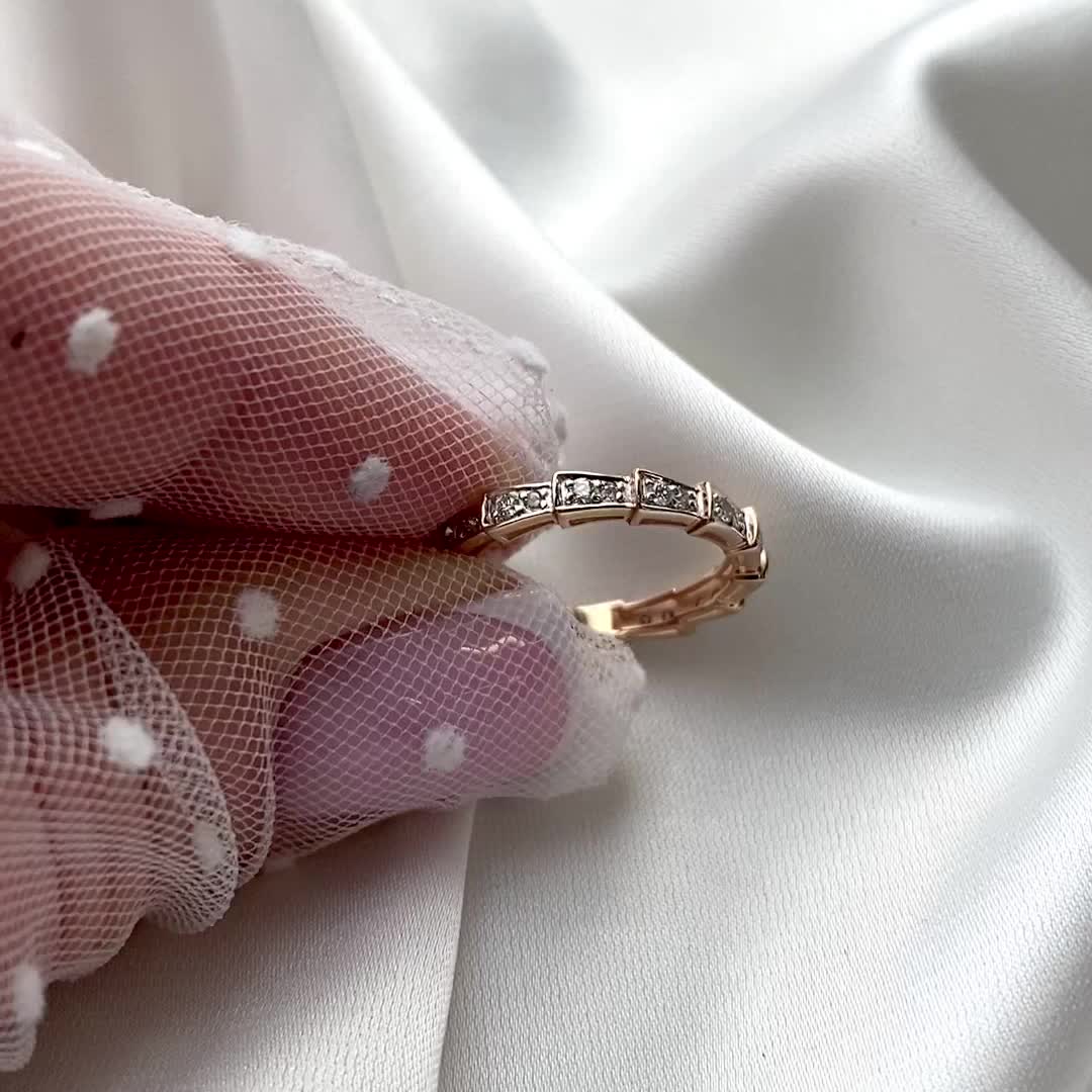 Кольцо с бриллиантами из золота 585 пробы арт. 113100711