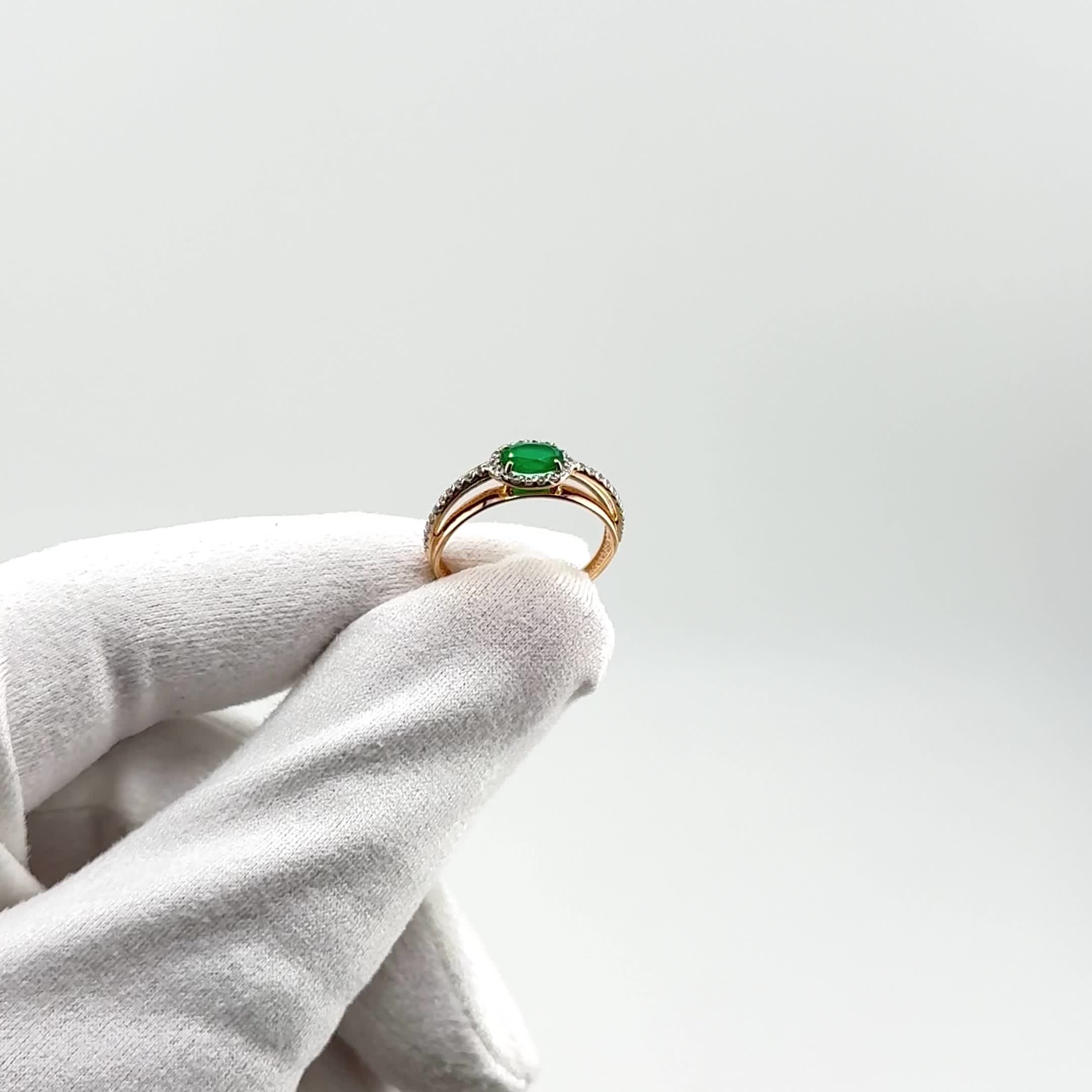 Кольцо с ониксом и фианитами из золота 585 пробы арт. 11802868