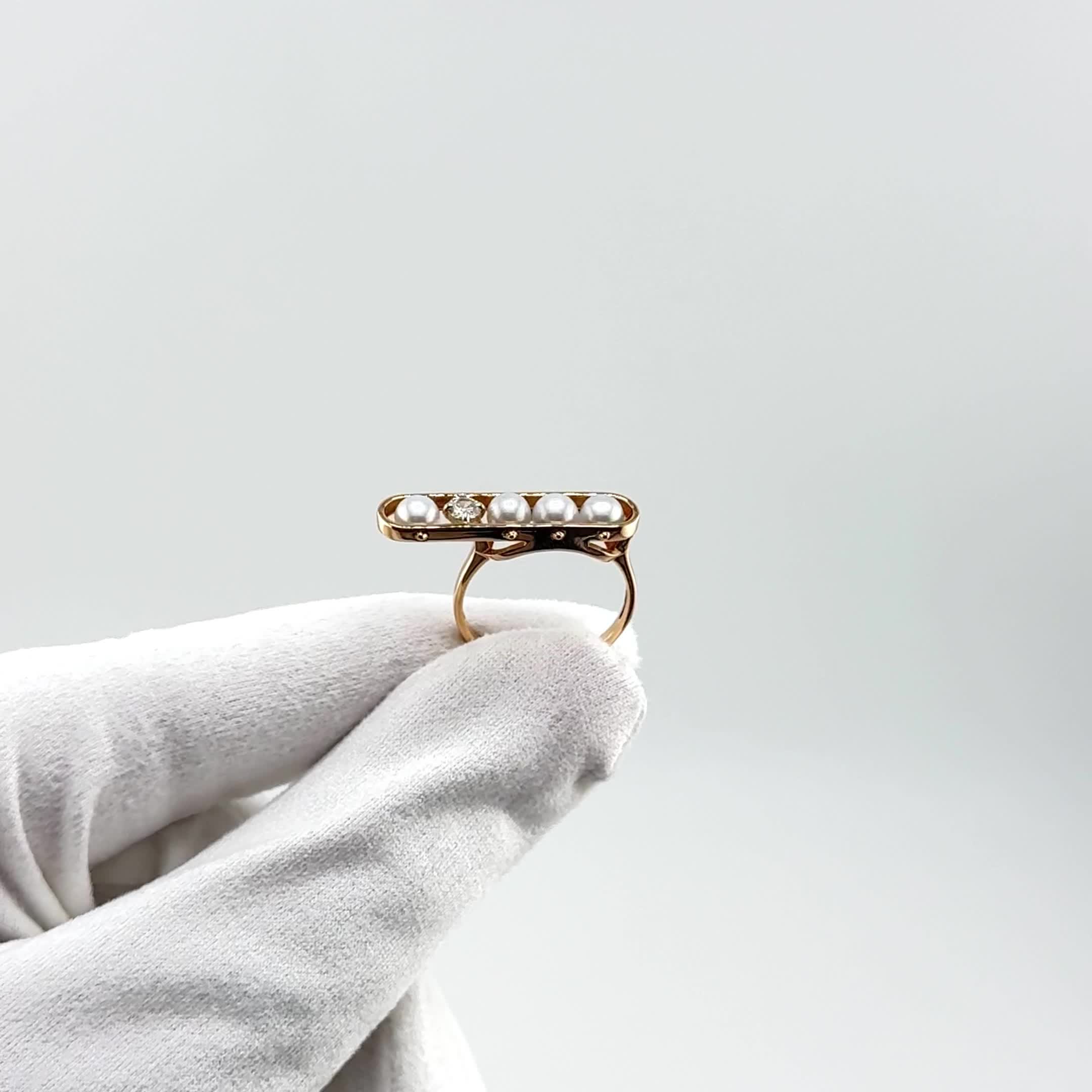 Кольцо с жемчугом и фианитом из золота 585 пробы арт. 11806064