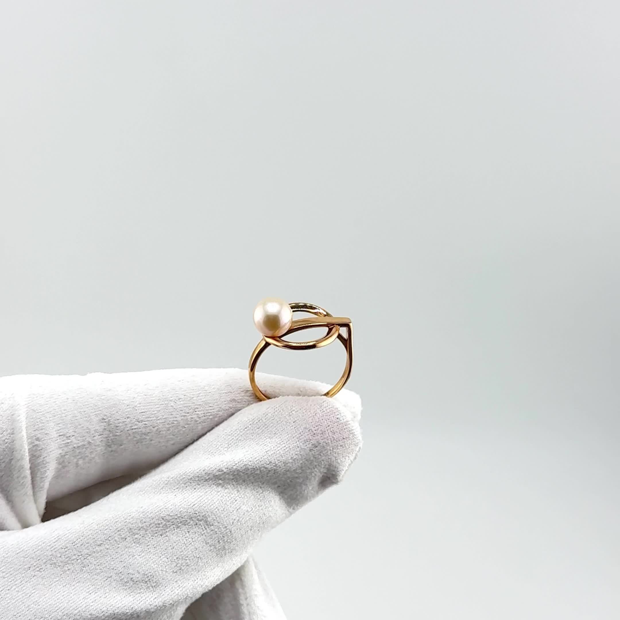 Кольцо с жемчугом из золота 585 пробы арт. 11806113