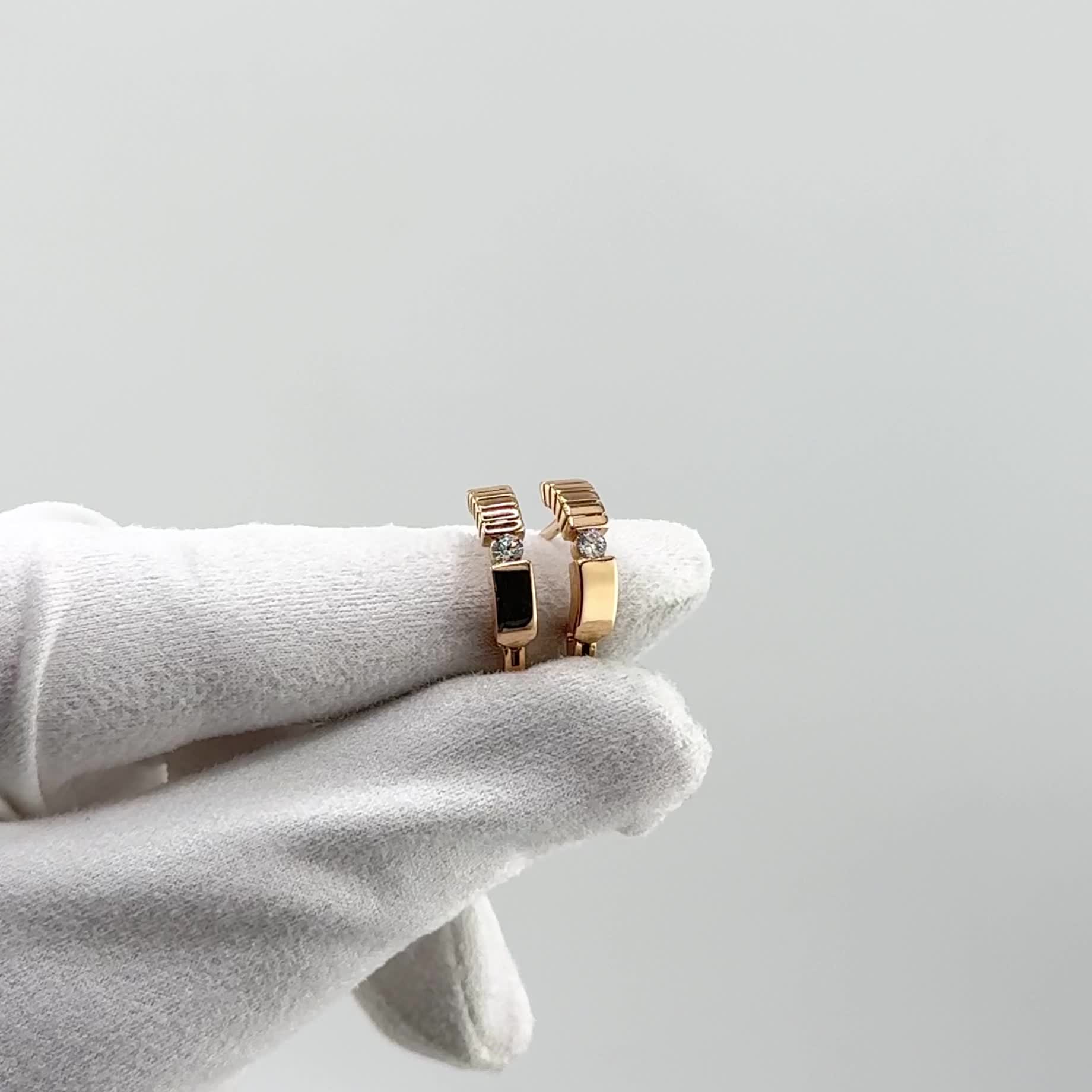 Серьги с бриллианитами из золота 585 пробы арт. 121039