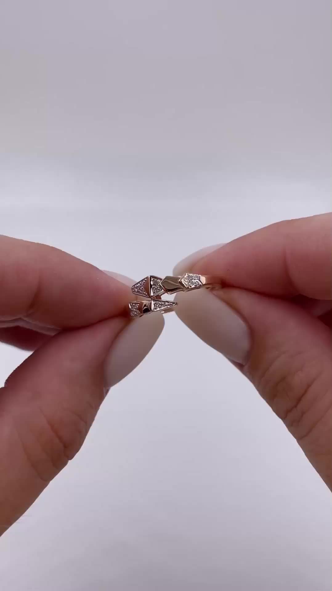 Кольцо "Змея" с бриллиантами из золота 585 пробы арт. 15763-100