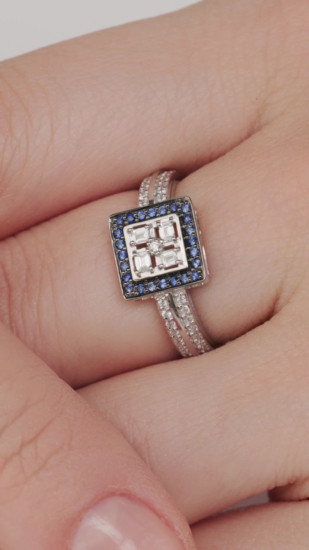 Кольцо с бриллиантами и сапфирами из белого золота 585 пробы арт. 16002-202