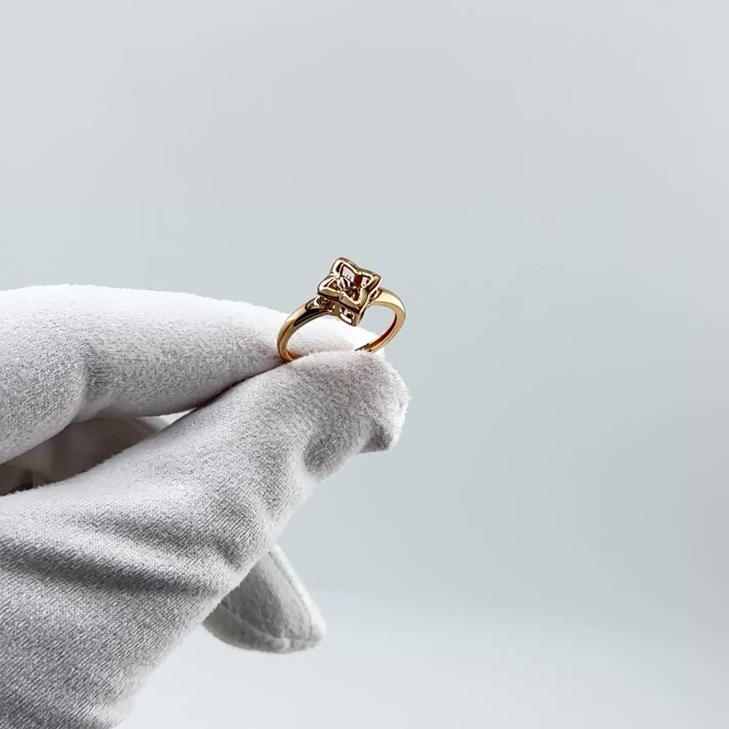 Кольцо "Цветок" с танцующим бриллиантом из золота 585 пробы арт. 16073-100